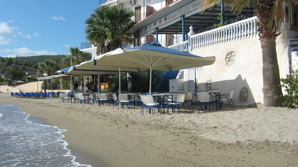 Oasis Hotel Theodoros & Litsa Galaris Agia Marina  Exterior photo