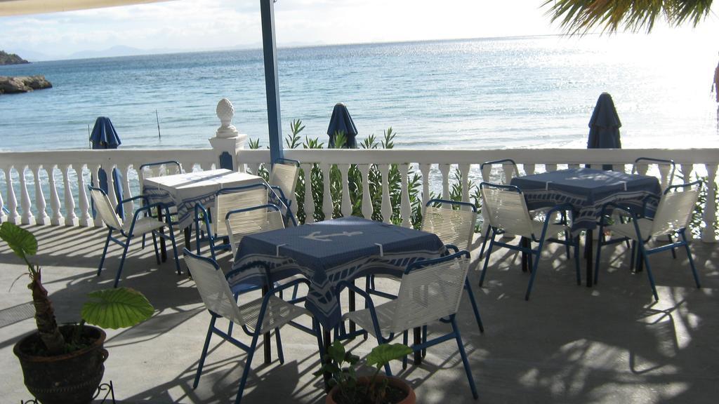 Oasis Hotel Theodoros & Litsa Galaris Agia Marina  Exterior photo