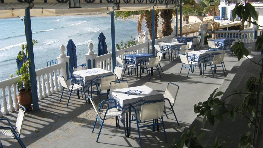 Oasis Hotel Theodoros & Litsa Galaris Agia Marina  Exterior photo