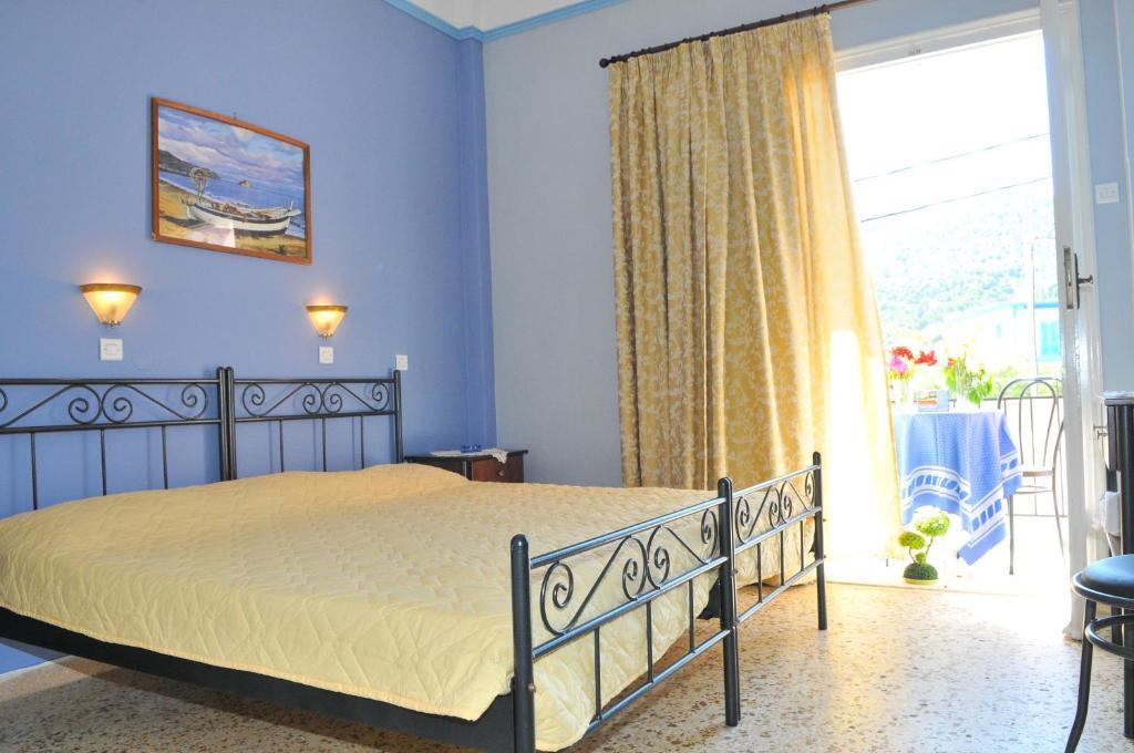 Oasis Hotel Theodoros & Litsa Galaris Agia Marina  Exterior photo